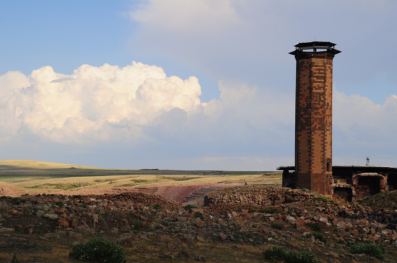 Ani Menuçehr Camii (Menuçehr, Kars, Türkiye), Panegyrics of Granovetter
